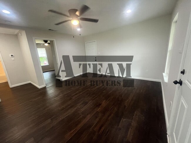 Building Photo - Fully Remodeled 2 Bedroom 2 Bath in Gun Ba...