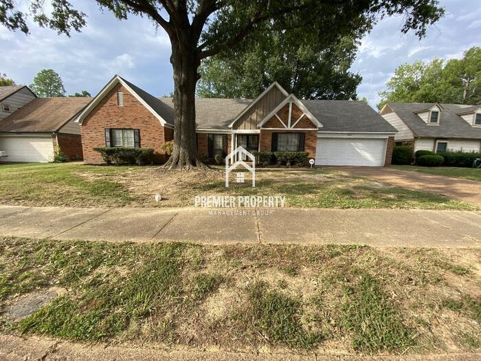 Primary Photo - 4988 Ridge Tree Dr