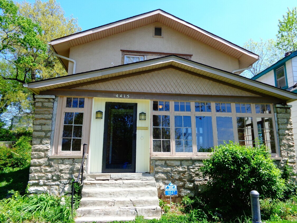 Primary Photo - 4415 Forest Ave