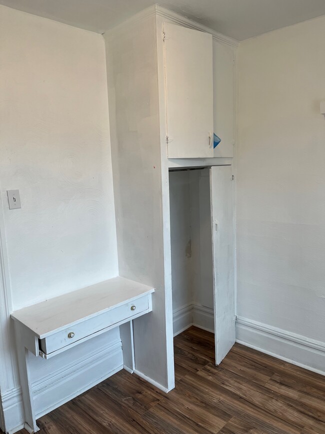 Building Photo - 226 Bausman St