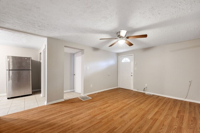 Building Photo - 1346 Miller Reed Ave SE