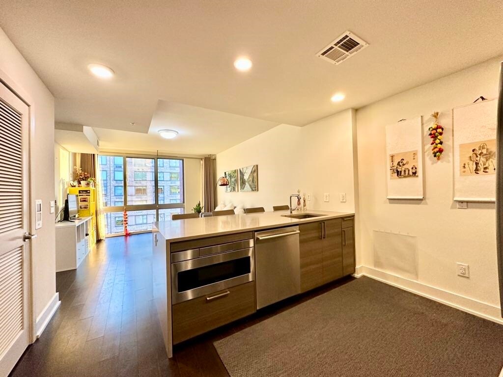 Primary Photo - 201 Marin Blvd