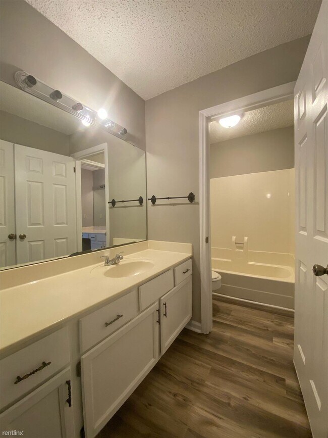 Building Photo - 3 br, 1 bath House - 2436 Thoroughbred Dr