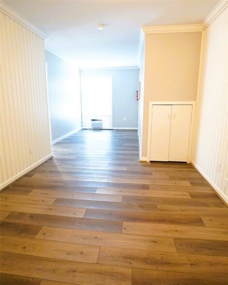 Foto del edificio - 2425 Shakespeare St