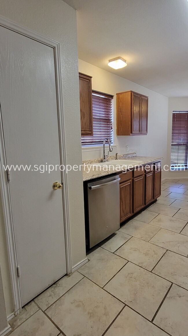 Building Photo - 3047 Bosswood Ct