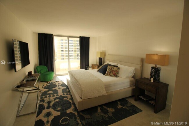 Building Photo - 5555 Collins Ave