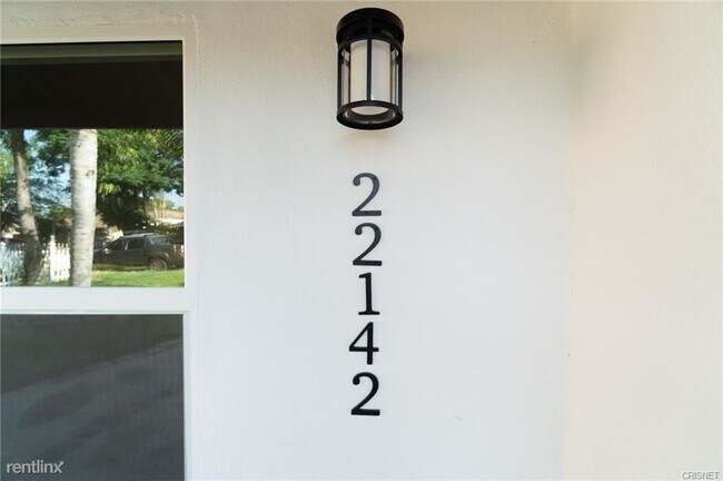 Foto del edificio - 4 br, 3 bath House - 22142 Wyandotte St