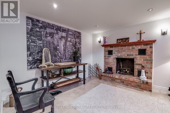 Building Photo - 20 Stonemanse Ct