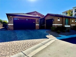 Building Photo - 6298 Starflare St