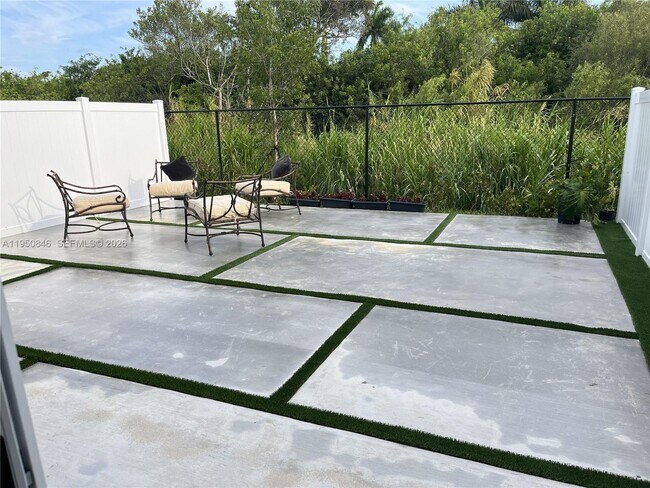 Foto del edificio - 784 SE 19th St