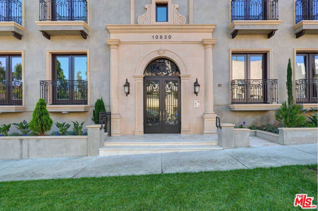 Primary Photo - 10830 Massachusetts Ave