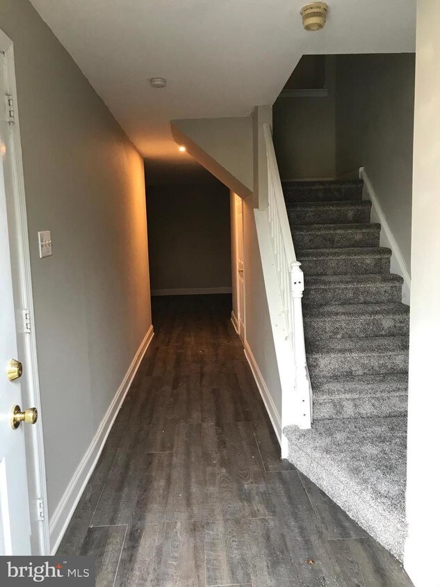 Foto principal - 1556 S Coventry Ln