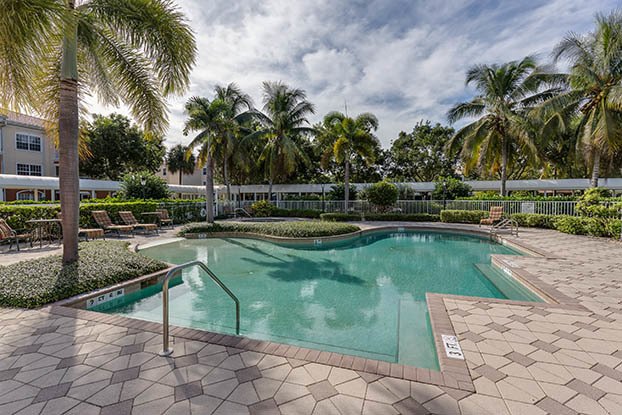 Foto del edificio - Aston Gardens At Pelican Marsh Senior Living