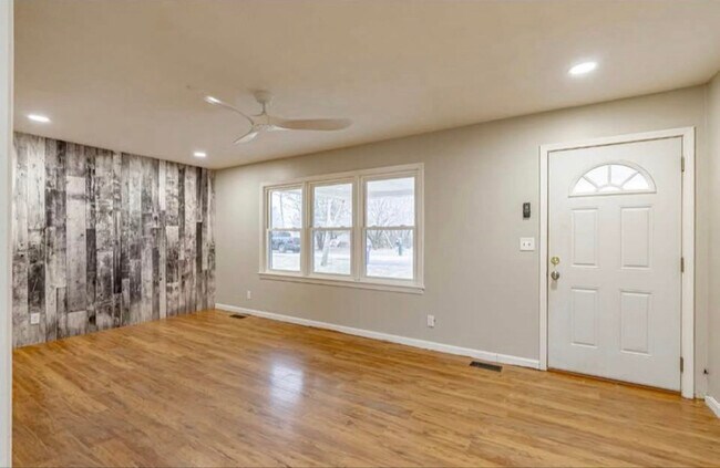 Foto del edificio - 505 W Walnut St