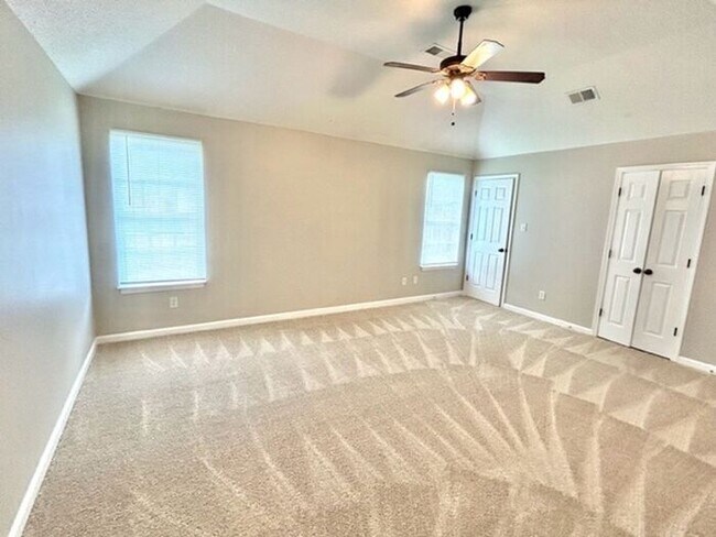 Foto del edificio - Spacious 3 Bedroom Home In Cordova