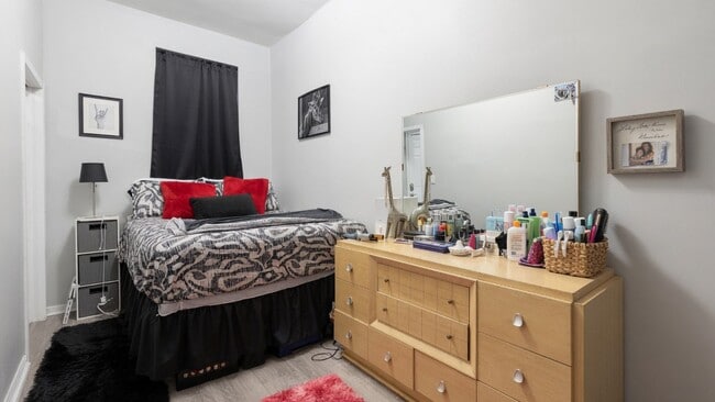 Foto del edificio - 1339 W Huron St