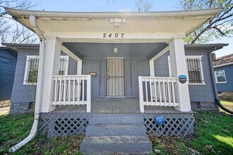 Building Photo - 2407 E 67th Terrace