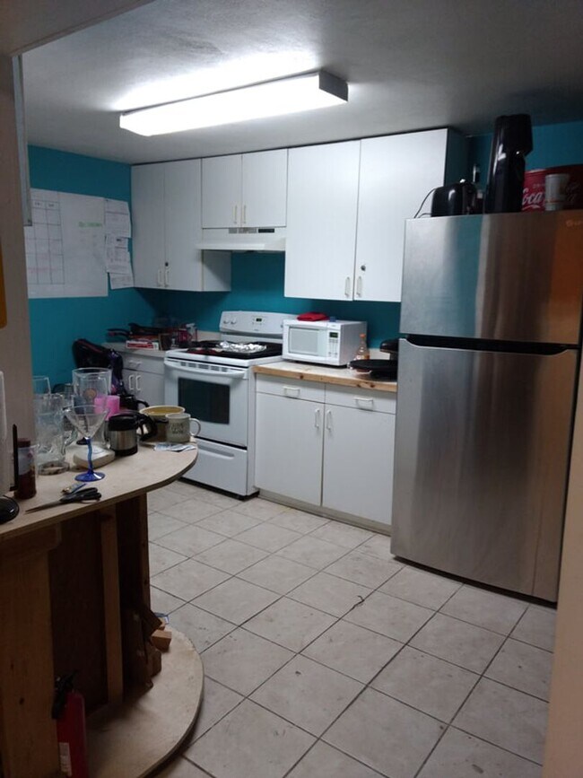 Building Photo - Large Home available August of 2024!