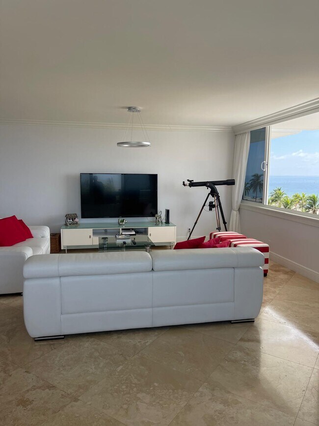 Building Photo - 545 S Fort Lauderdale Beach Blvd