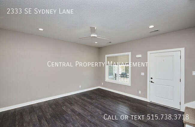 Building Photo - 2333 SE Sydney Ln