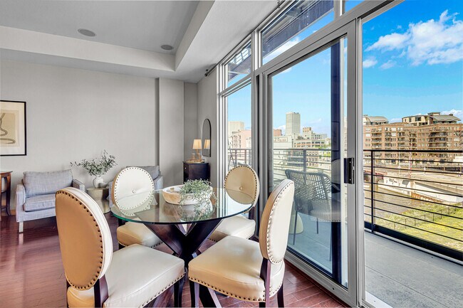 Foto del edificio - 106 W Seeboth St