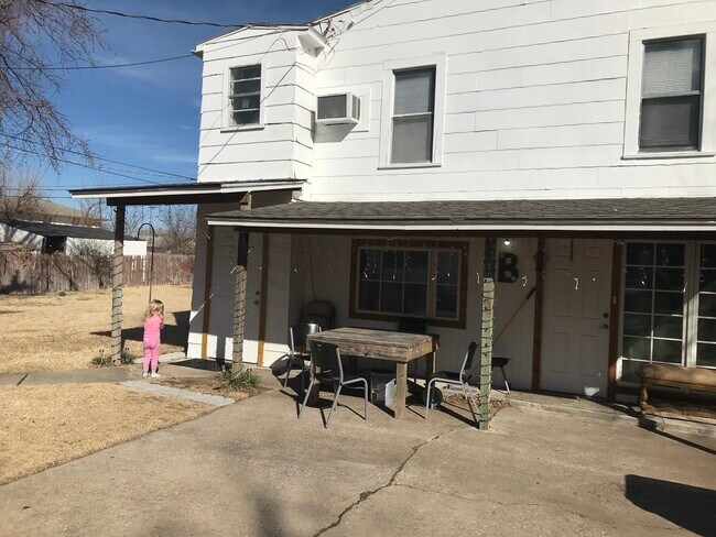 Building Photo - 3804 N Redmond Ave
