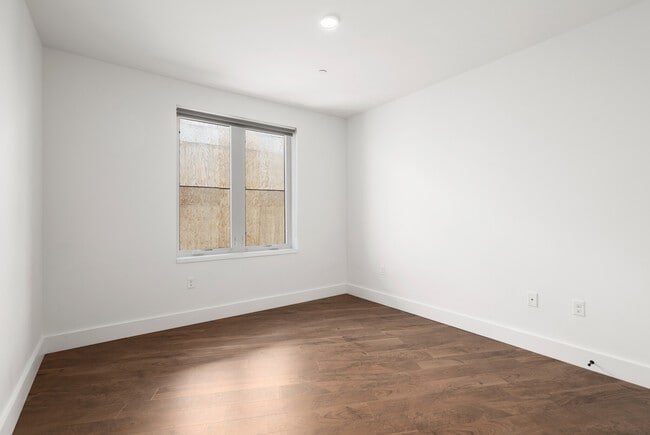 Building Photo - 26 Hichborn St