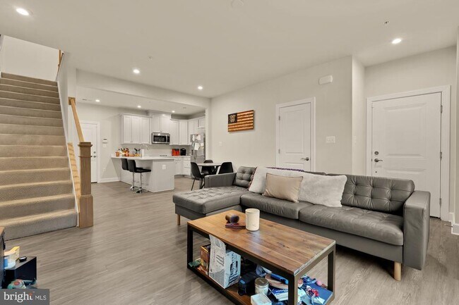 Foto del edificio - 7624 Stemhart Ln