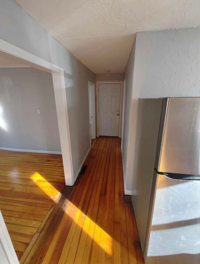 41 Brook St Unit 1st Floor, ster, MA 01570 Apartments in ster