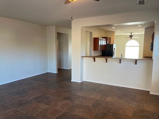 Foto del edificio - 3 bedroom 2 bath home with a den in the Wh...