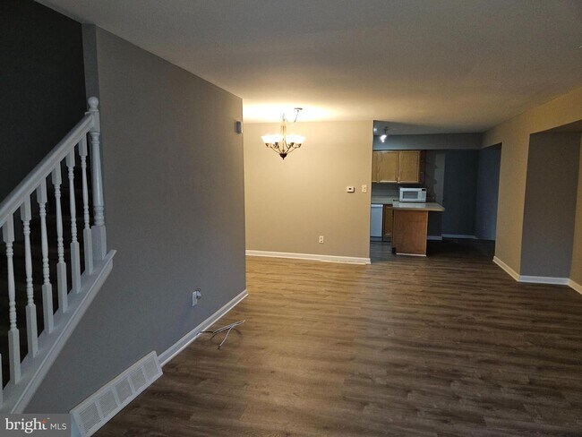 Foto del edificio - 38 Markel Rd