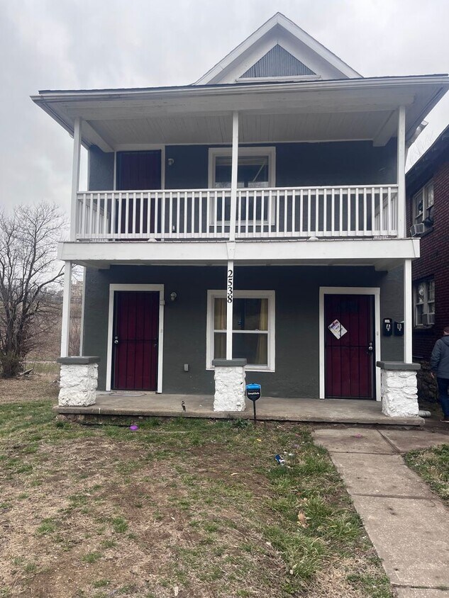 Primary Photo - Newly updated Duplex! Perfect 2 Bed, 1 Bat...
