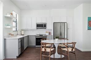 Building Photo - 10115 Soltura Dr