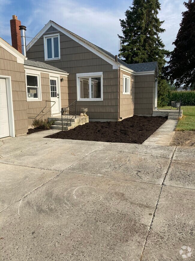 Apartments For Rent in Uniondale IN with Yard 1 Rentals