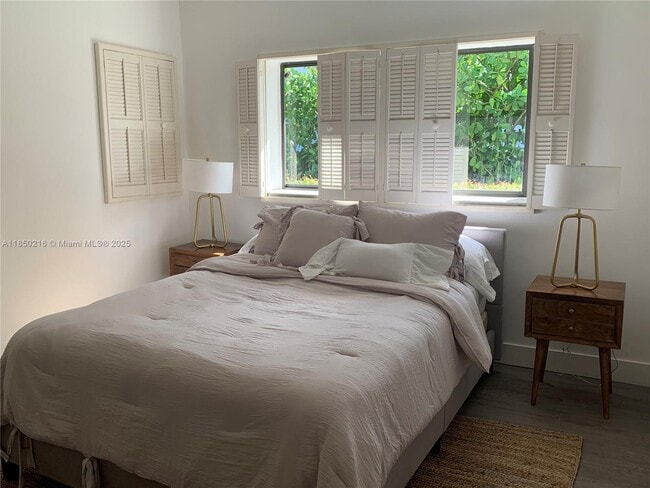 Building Photo - 6911 Sunrise Pl