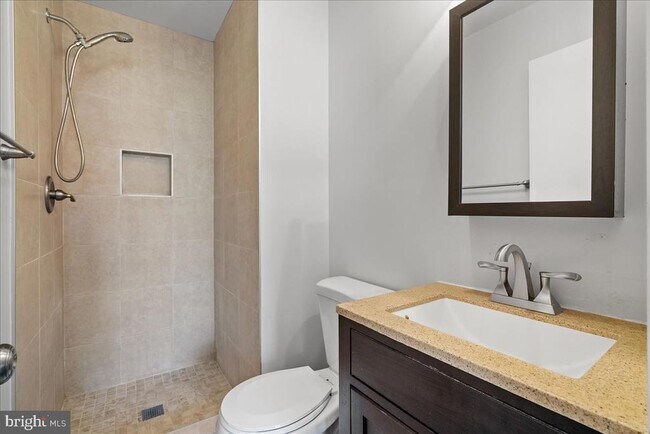 Foto del edificio - 2146 Golf Course Dr