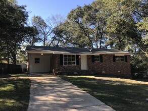 Building Photo - 775 Wright Dr