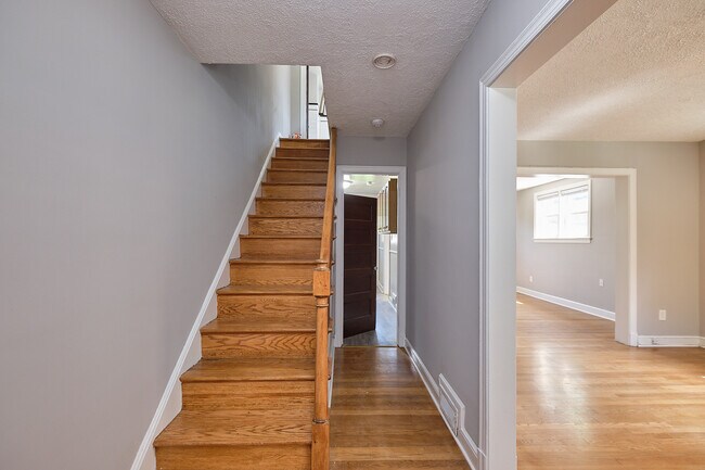 Foto del edificio - 4724 Blaine St NE