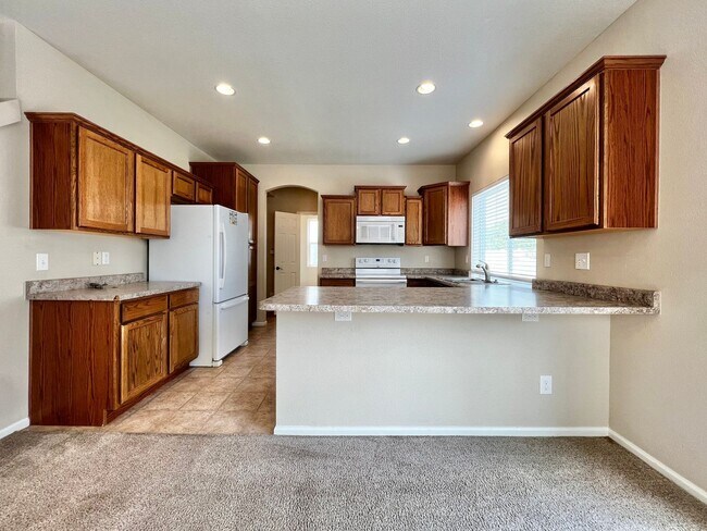 Foto del edificio - Gorgeous 3 Bed 2.5 Bath Home in Thompson River Ranch!