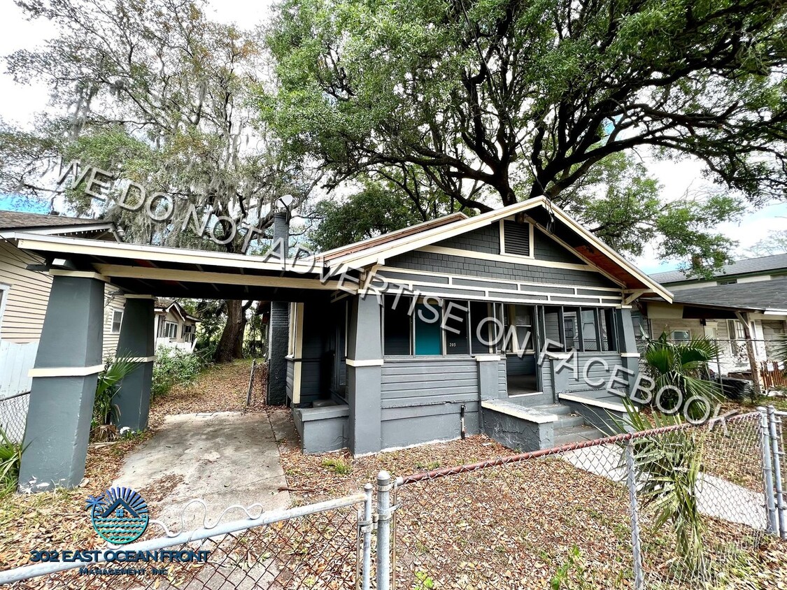 Primary Photo - Beautiful 3 Bedroom 1 Bathroom now availab...