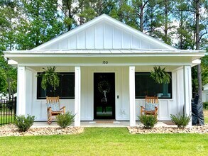 Building Photo - 150 Long Pond Loop
