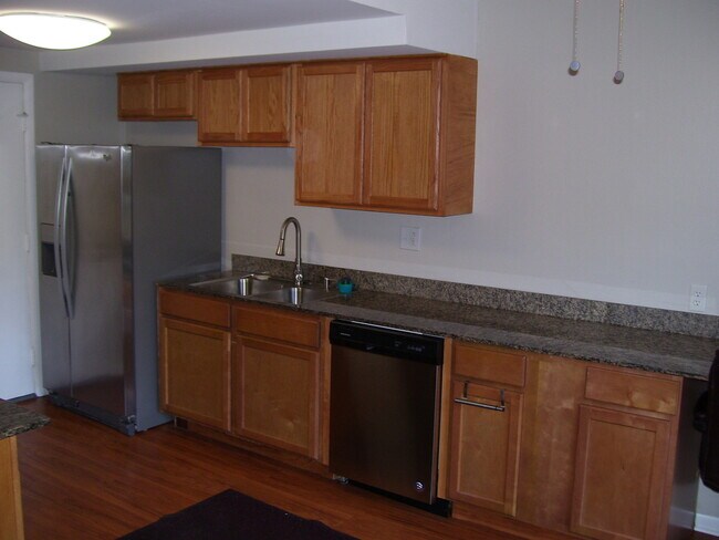 Building Photo - 260 Juniper Ln