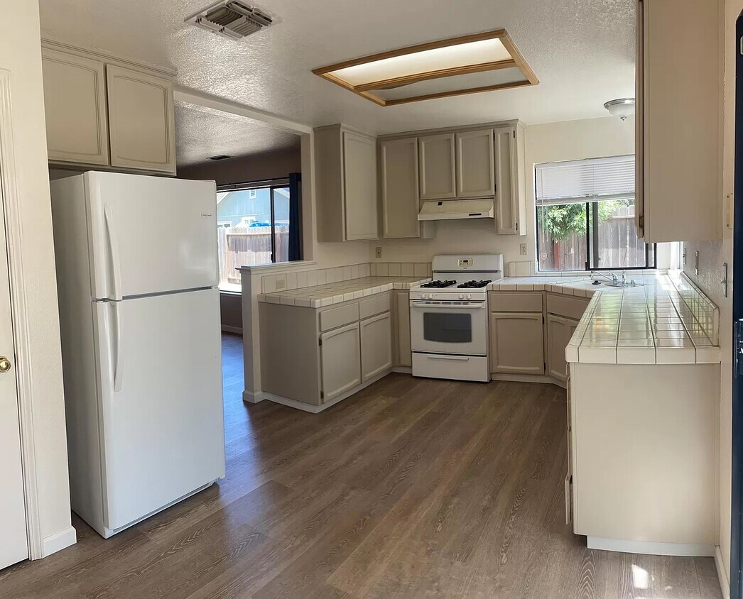 Building Photo - 742 Danehurst Ct