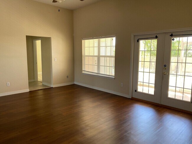 Foto del edificio - Expansive Home in the Desirable "The Hammo...