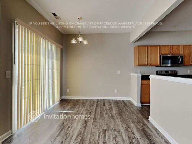 Foto del edificio - 1460 Cantwell Ct