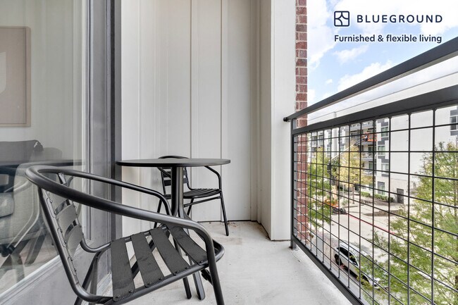 Foto del edificio - 3403 Harmon Ave