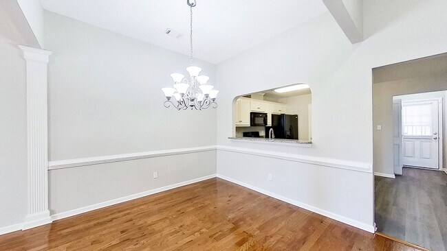 Foto del edificio - Beautiful Low Maintenance Executive Town Home Close to Gate 2 Fort Gordon