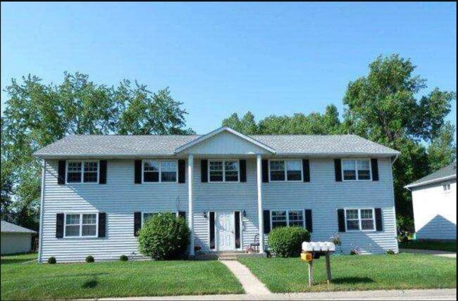 Building Photo - 1008 Meadow St