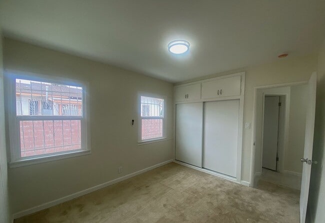 Building Photo - COME SEE this SAT! May 10th / Charming 3 B...