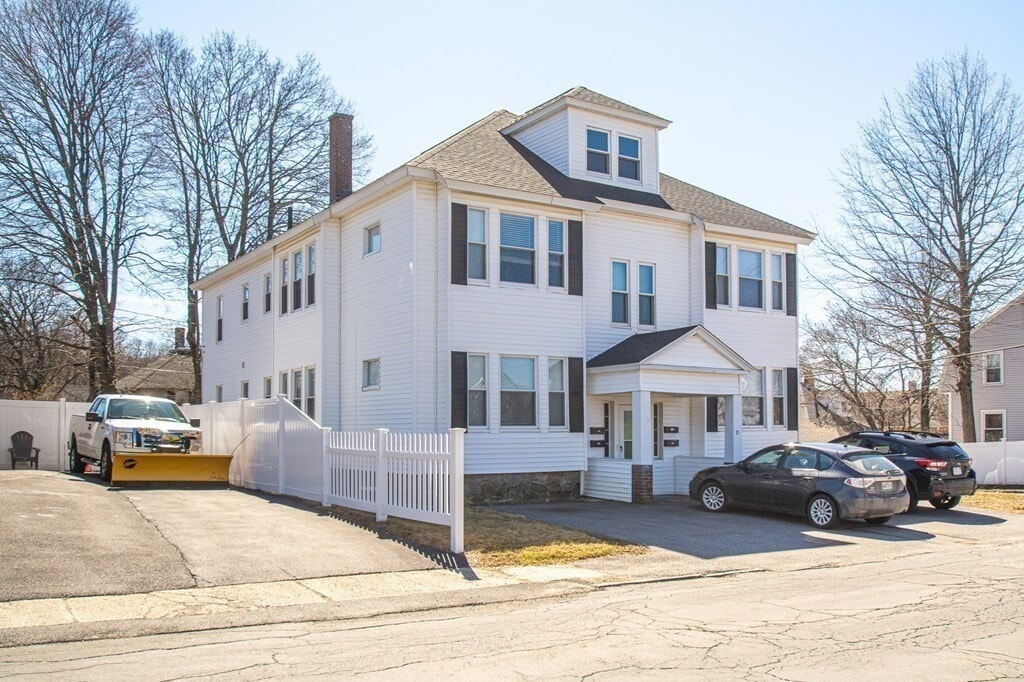 10 Sunset Ave Unit 1, Methuen, MA 01844 Room for Rent in Methuen, MA